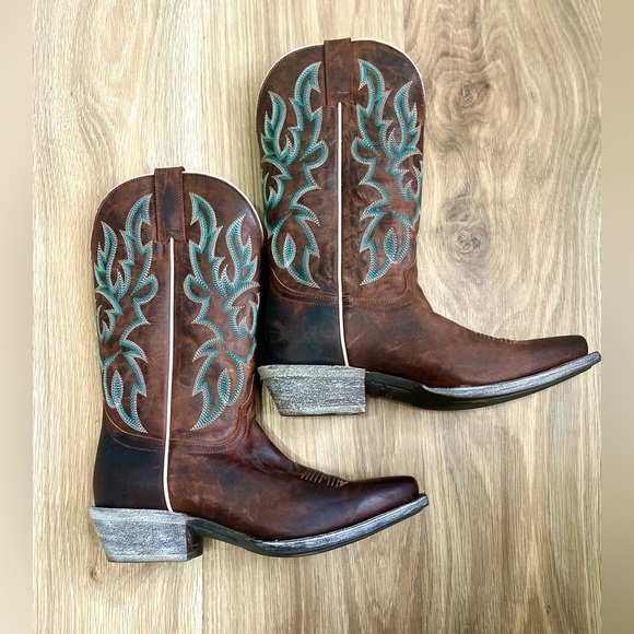 Shyanne Women's Darcy Western Boots - Snip Toe Size 9 EUC/ Like New - Picture 5 of 8